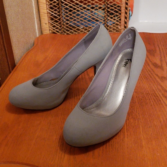 Shoes - Picture 2 of 3